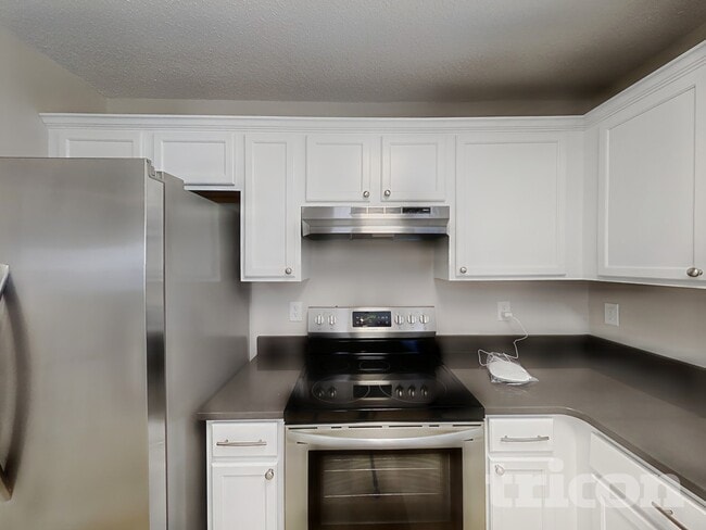 Building Photo - 223 Pebblestone Dr
