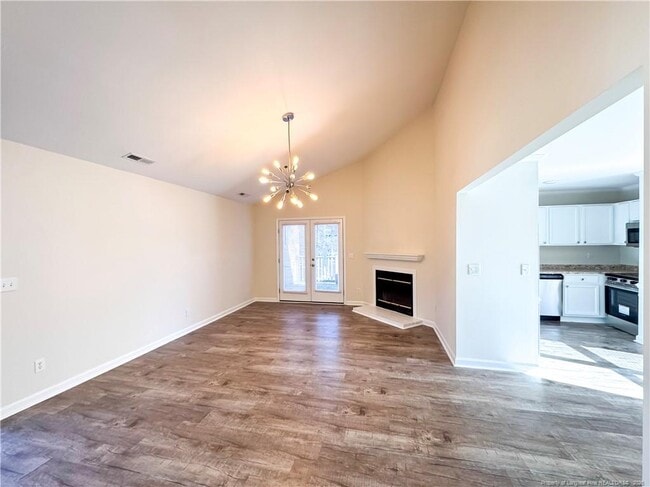 Foto del edificio - 499 Coronation Dr