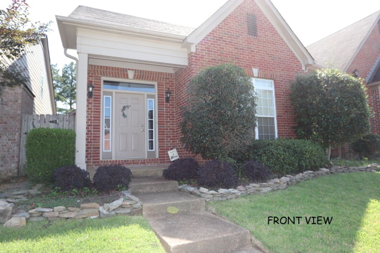 Foto principal - LARGE OPEN FLOOR PLAN - WALK TO CORDOVA SC...