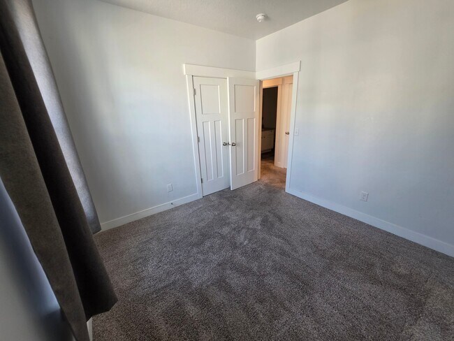 Foto del edificio - 415 N 360 W