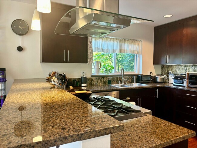 Foto del edificio - Amazing Phinney Ridge/Greenlake Home