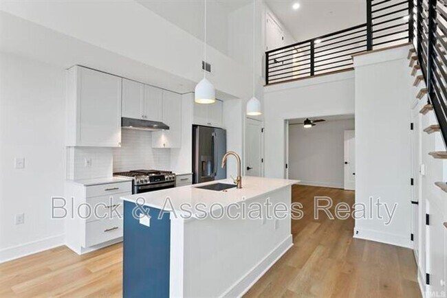 Foto del edificio - 615 Daniels St