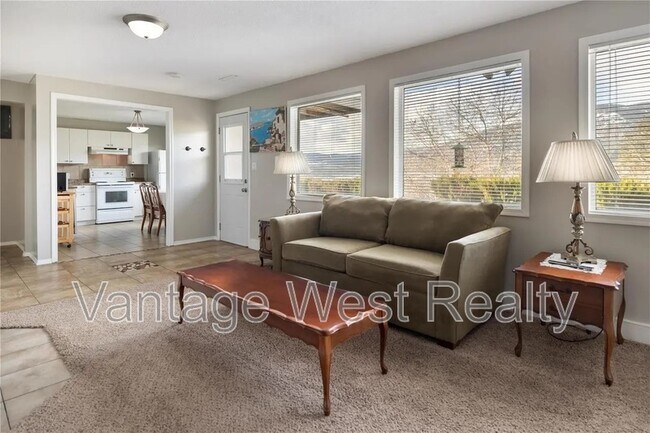 Photo du bâtiment - 2450 Collingwood Rd