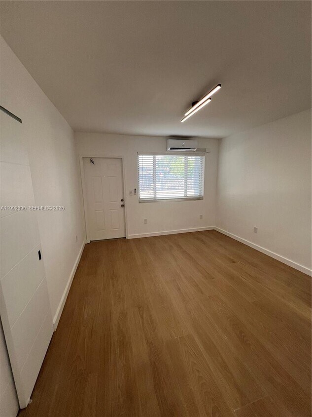 Foto del edificio - 7035 NE 4th Ct