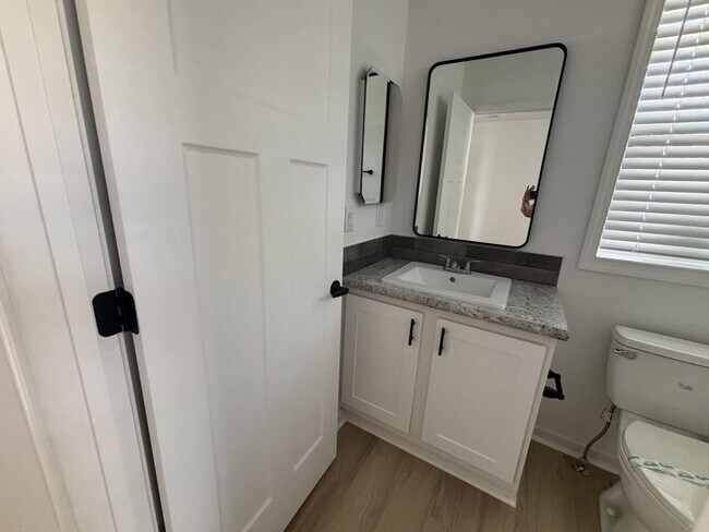 Foto del edificio - 980 E Nogoya Ave