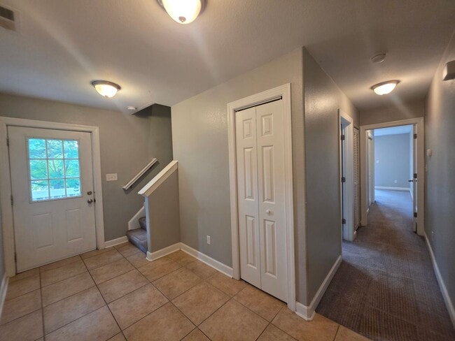 Building Photo - Willoughby Beach