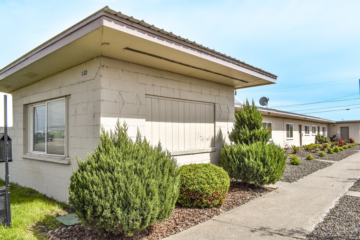 Primary Photo - UP TO 1 MONTH FREE! Remodeled 3 bedroom!!