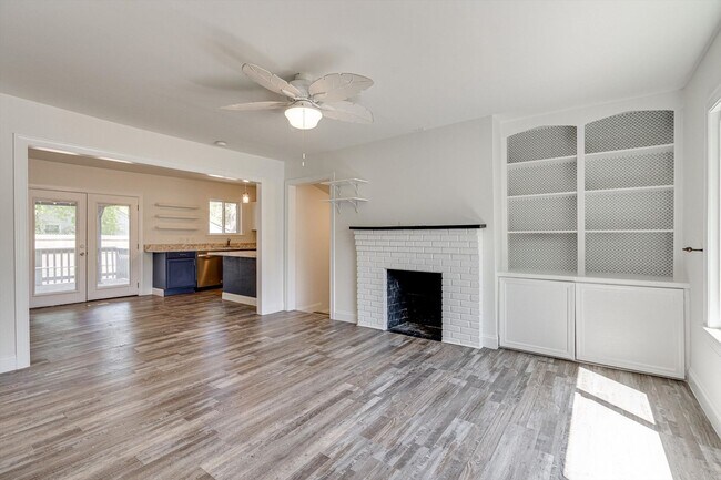 Foto del edificio - Amazing 3 bedroom 2 bathroom for rent!