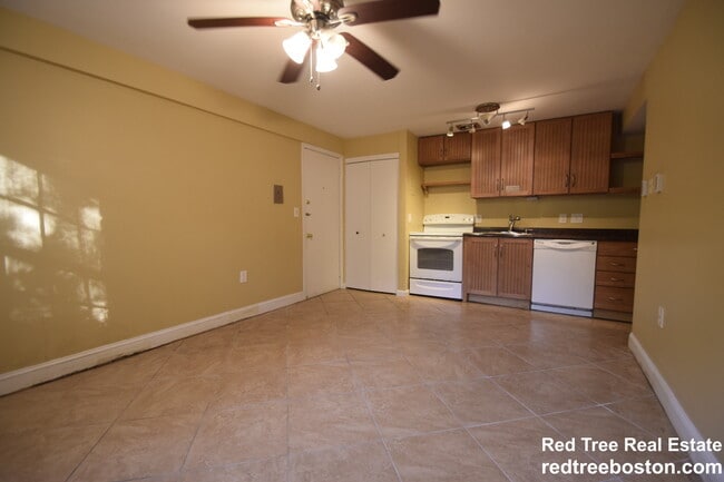 Building Photo - 1 Colonial Village Dr