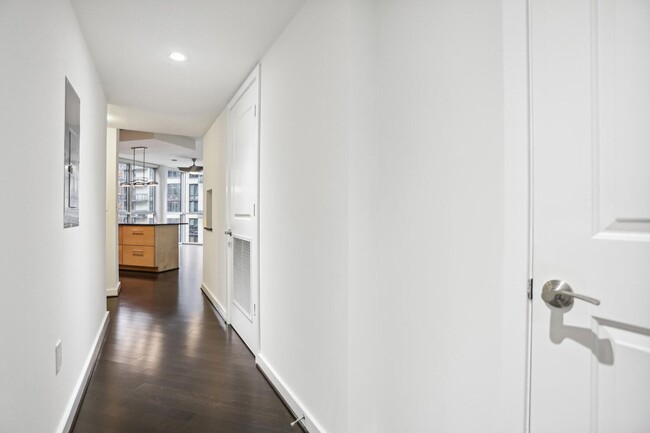 Foto del edificio - Corner 2bed - 2bath condo in Navy Yard w/ ...