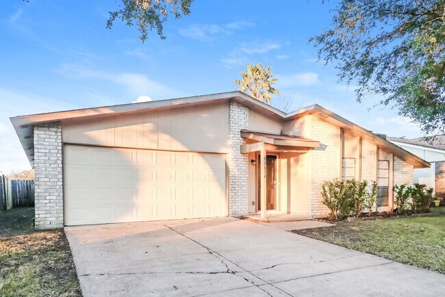 Building Photo - 15614 Mendocino Dr