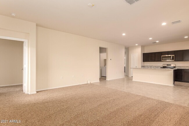 Foto del edificio - 30799 W Whitton Ave