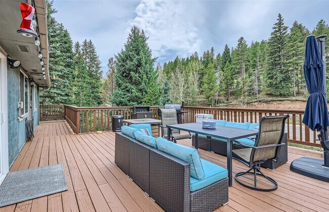 Foto del edificio - 8858 Black Mountain Dr