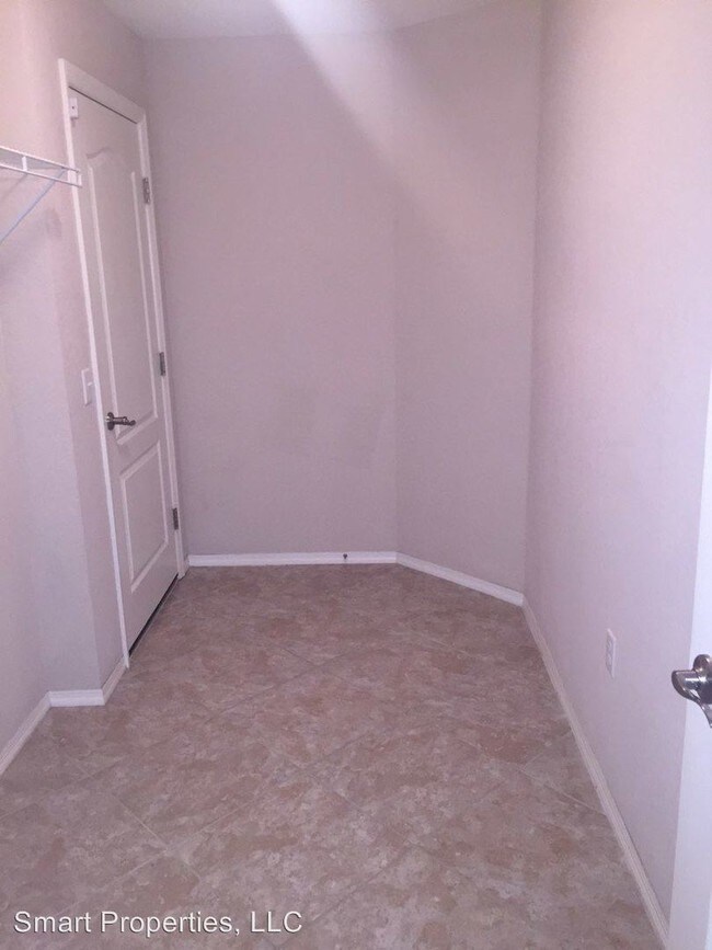 Building Photo - 3 br, 2 bath House - 2235 Lakeridge Drive