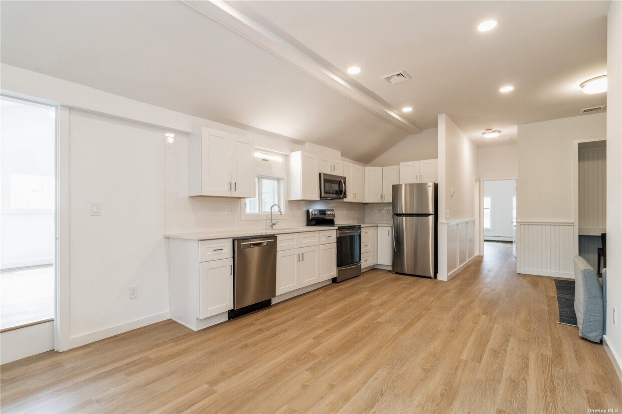 Foto principal - 489 Montauk Hwy