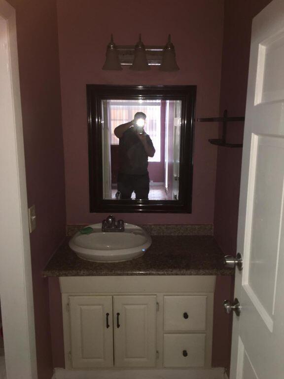 Foto del edificio - 4943 Lincoln Rd