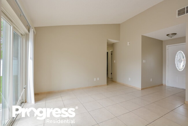 Foto del edificio - 8718 Catbriar Ln