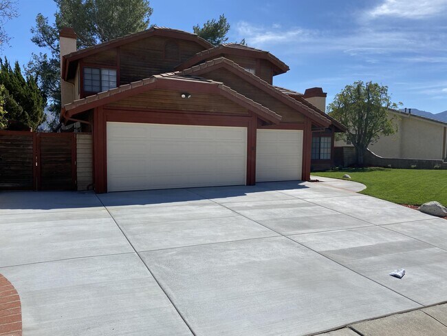 Foto del edificio - 28040 Eagle Peak Ave