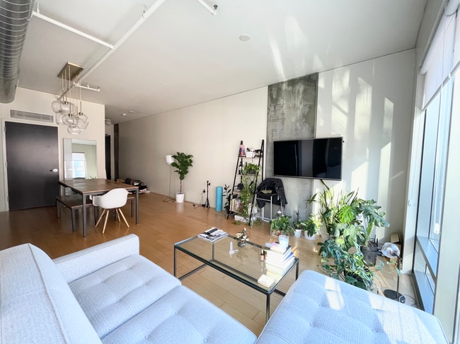 Foto del edificio - 1100 S Hope St