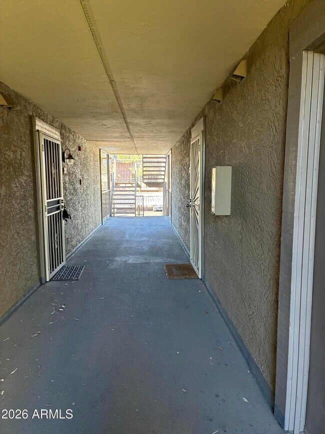 Foto del edificio - 200 E Southern Ave