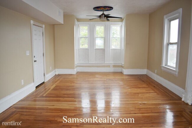 Building Photo - 2 br, 1 bath Condo - 281 Taunton Ave 2 Unit 2