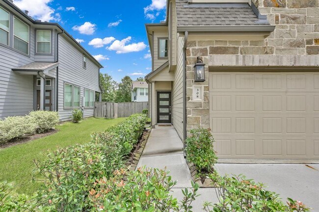 Foto del edificio - 308 N Spotted Fern Dr