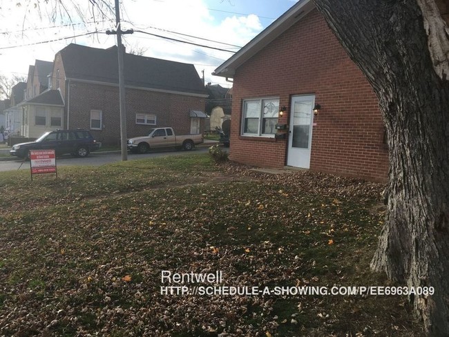Building Photo - 1098 W Ridge Rd