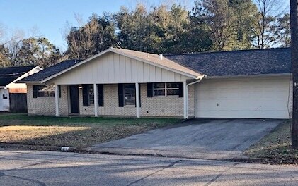 Primary Photo - 214 E Parker Rd