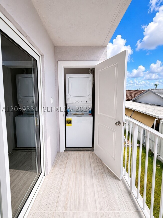 Foto del edificio - 2750 W 76th St