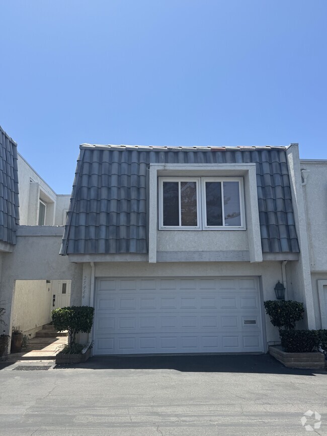 Building Photo - 25966 Vista Dr E