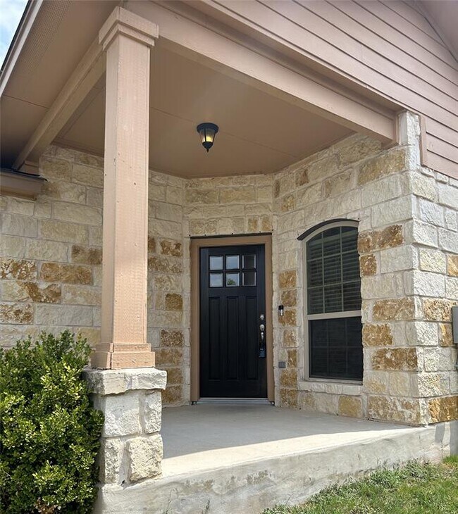 Building Photo - 512 Tula Trail