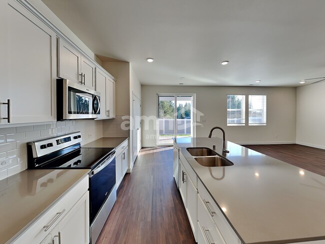 Foto del edificio - 4720 85th Dr NE