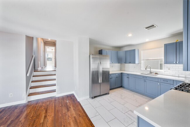 Foto del edificio - 7112 Durham Ave