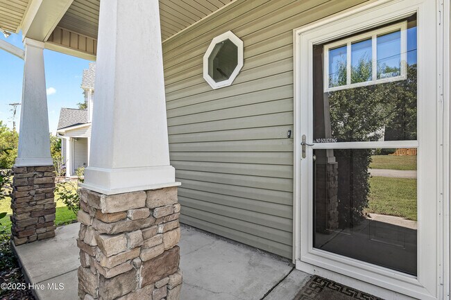 Foto del edificio - 322 Landing Ln