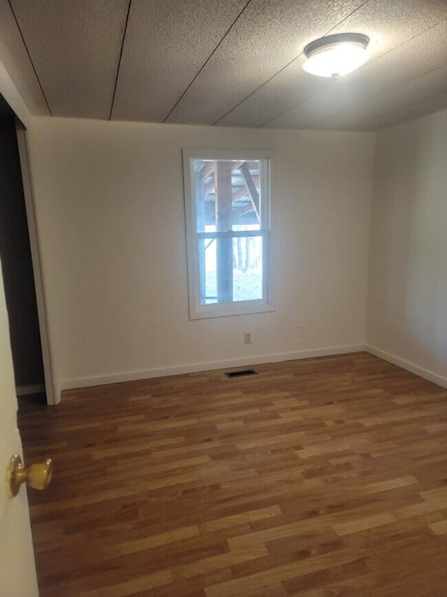 Foto del edificio - 3 bed 2 bath manufactured home on 5 Acres!