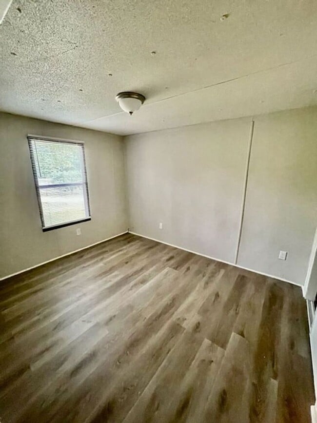 Building Photo - 118 Canipe Rd