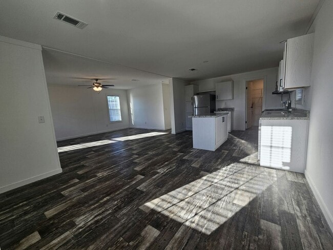 Foto del edificio - 1029 Myakka Dr