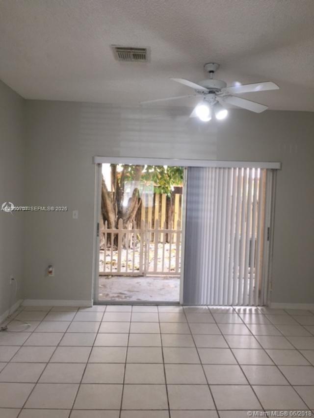Foto del edificio - 16614 NW 72nd Pl