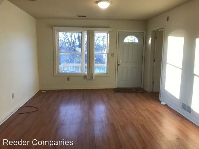 Building Photo - 4635 Towle Ave