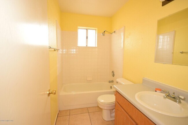 Building Photo - 105 Buckskin Dr