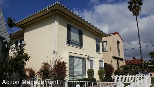 Building Photo - 129 Roycroft Ave
