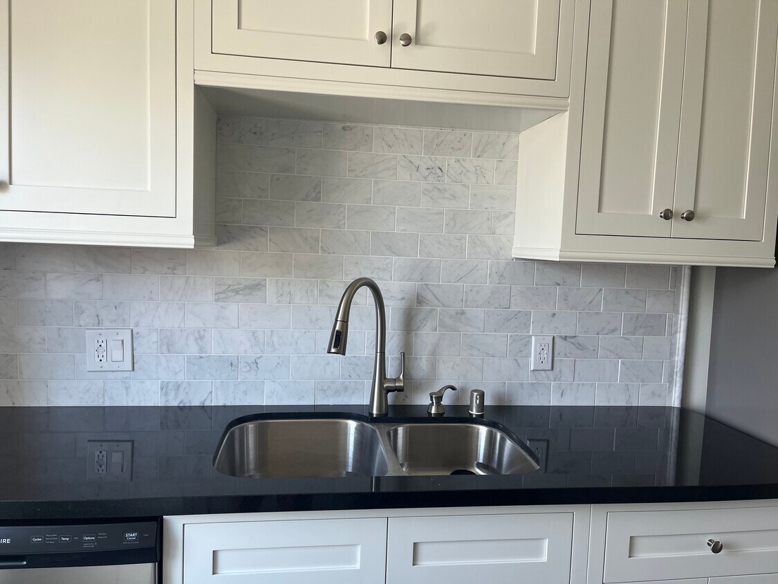 Foto principal - 7958 Oakwood Ave