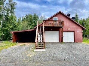 Building Photo - 1015 E Hanna Cir