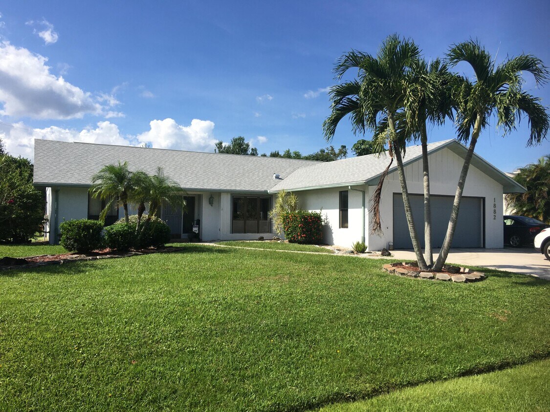 1882 SE Elrose St, Port Saint Lucie, FL 34952 House Rental in Port