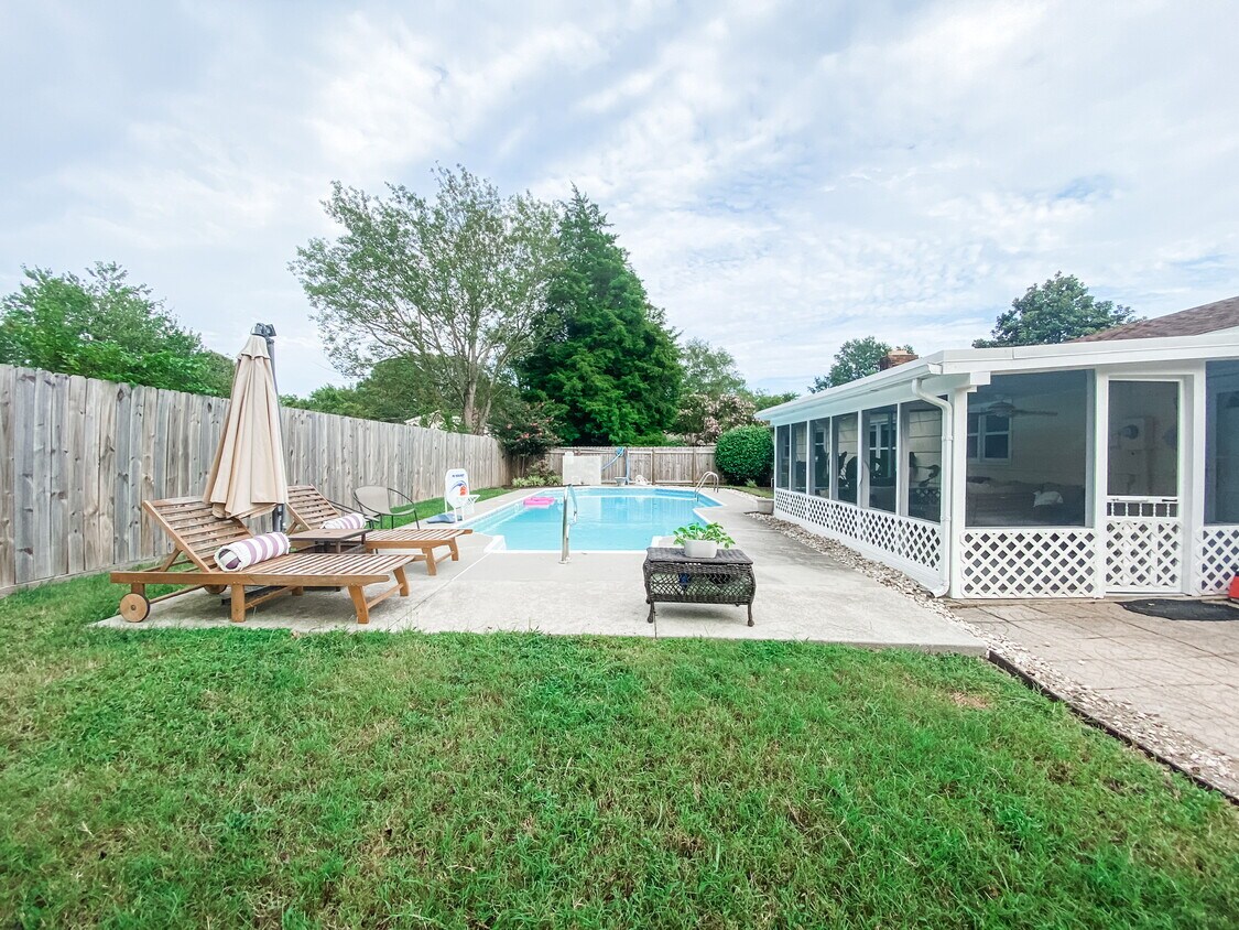 Foto principal - 841 Earl of Chesterfield Ln