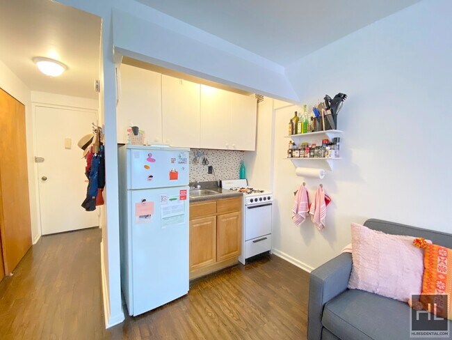 Building Photo - 237 E 59th St