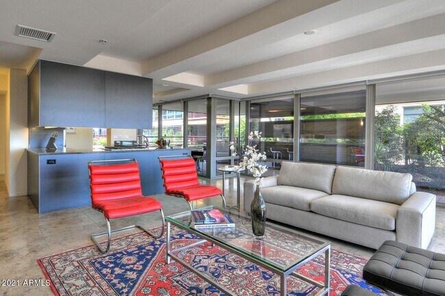 Foto del edificio - 7127 E Rancho Vista Dr