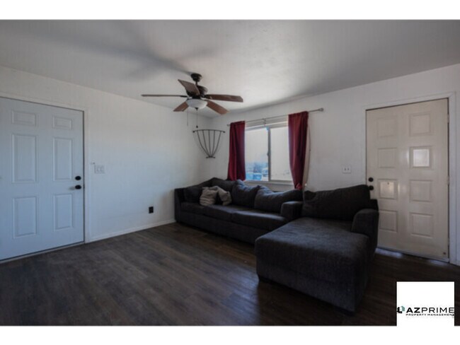 Foto del edificio - Come Home to Comfort in This Charming 2/1 ...