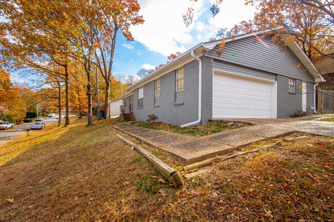 Building Photo - 12605 Pleasant View Dr