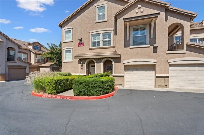 Foto del edificio - 5350 Dunlay Dr